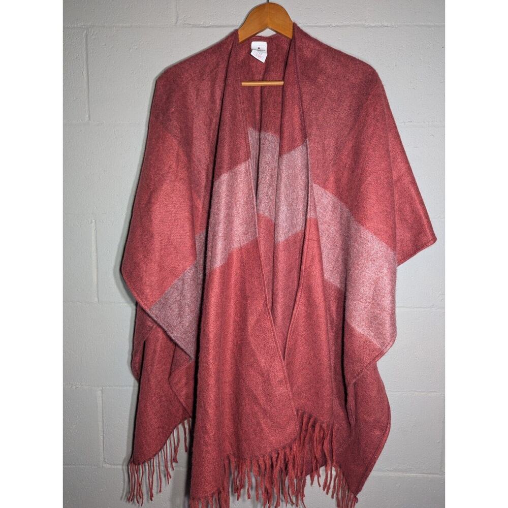 Woolrich Women’s Fleece Shawl Poncho‎ One Size Blanket Cape Burgundy mauve Plaid